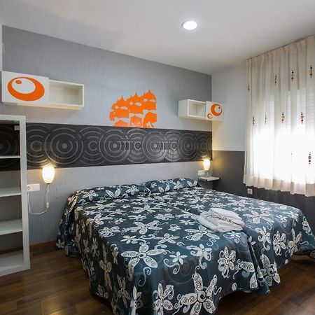 Hostal Gaudi Cuenca เกว็งกา ภายนอก รูปภาพ
