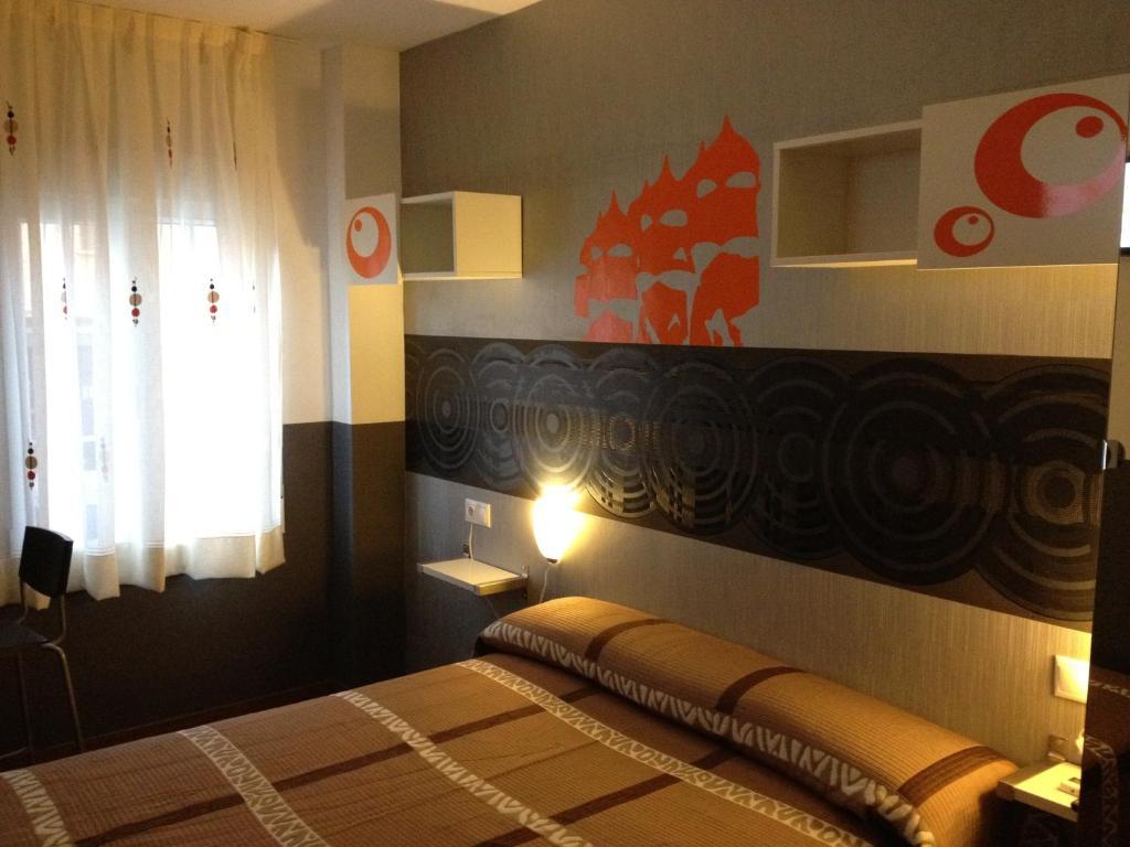 Hostal Gaudi Cuenca เกว็งกา ห้อง รูปภาพ