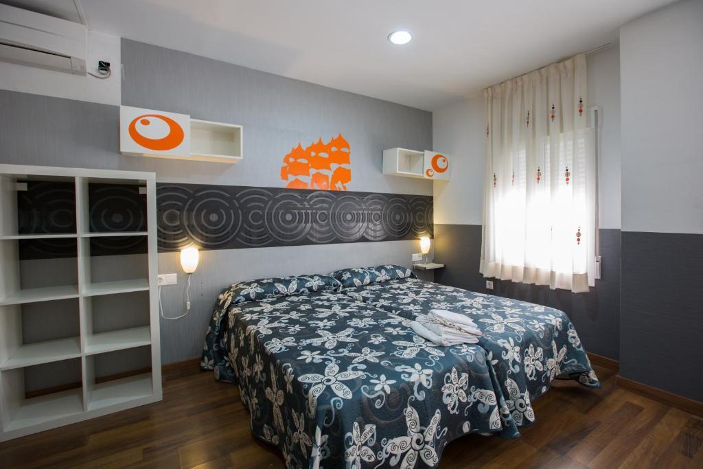 Hostal Gaudi Cuenca เกว็งกา ภายนอก รูปภาพ