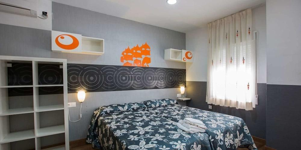 Hostal Gaudi Cuenca เกว็งกา ภายนอก รูปภาพ
